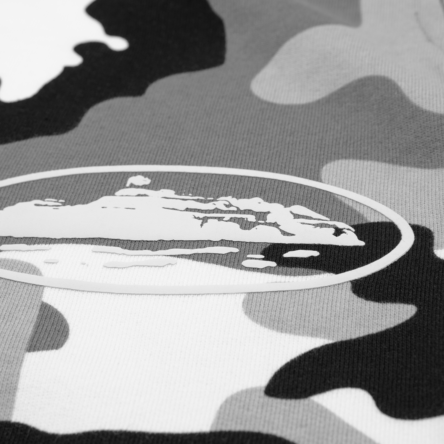 ISLAND PUFF PRINT SWEATSHORT [ARCTIC CAMO]