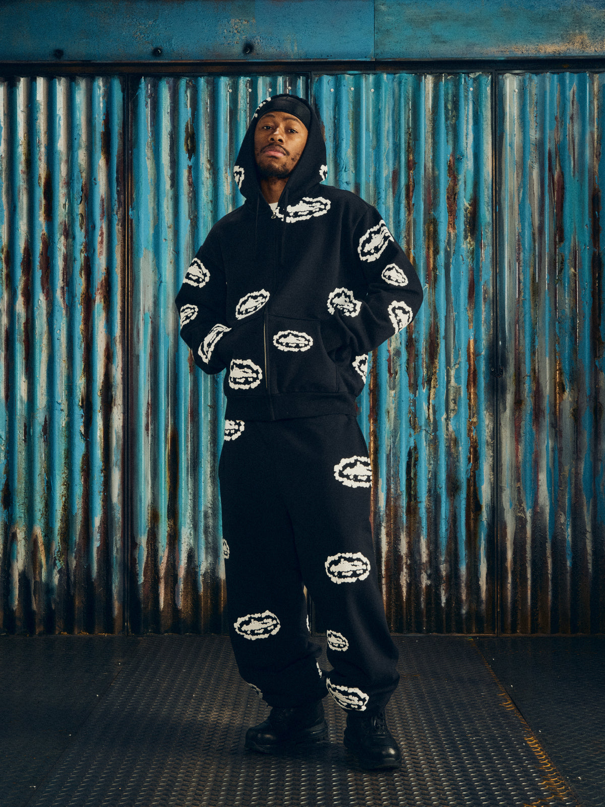 ISLAND WREATH SWEATPANT [BLACK]