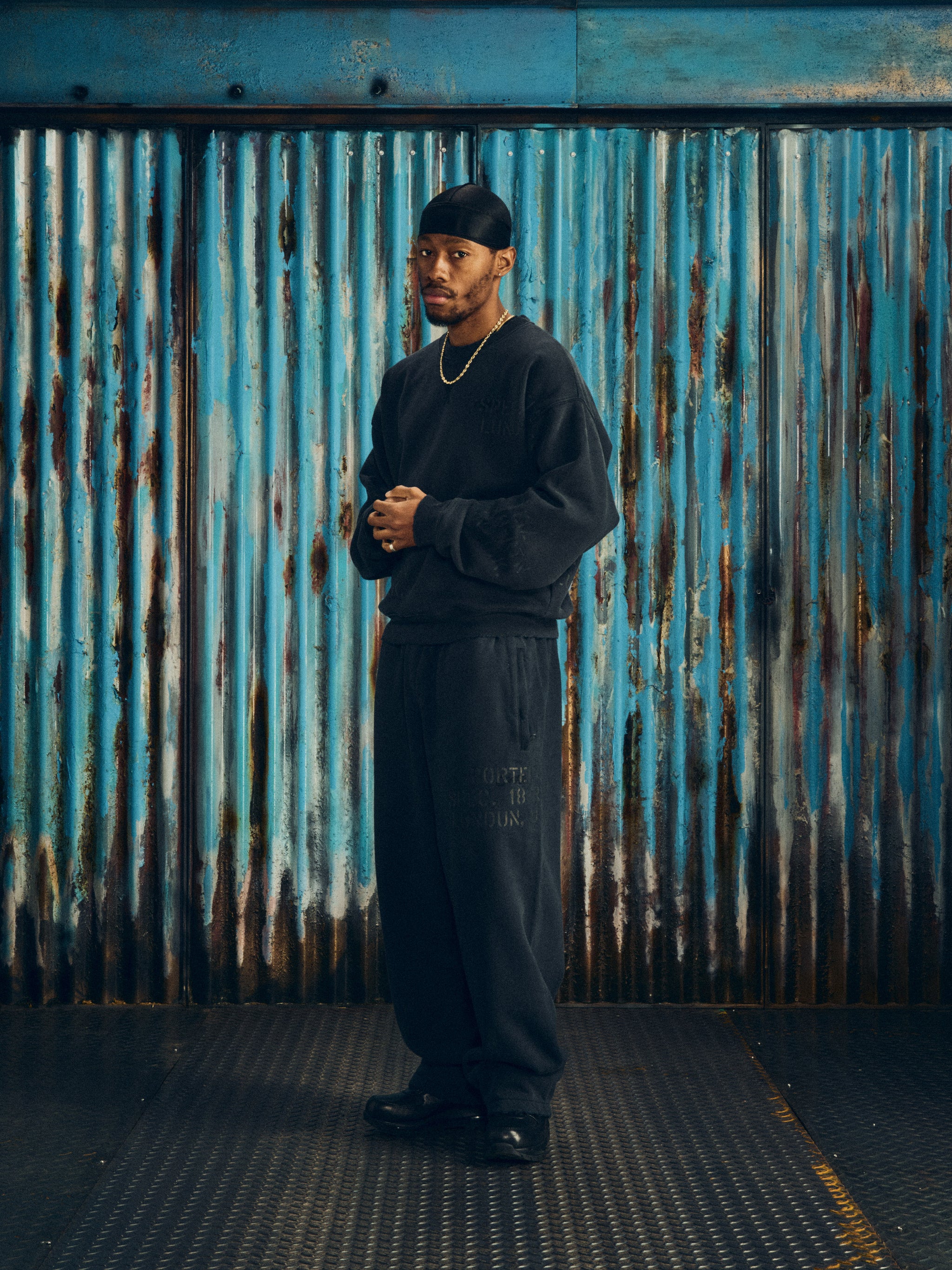 HMP STENCIL OPEN HEM SWEATPANT [BLACK OVERDYE]