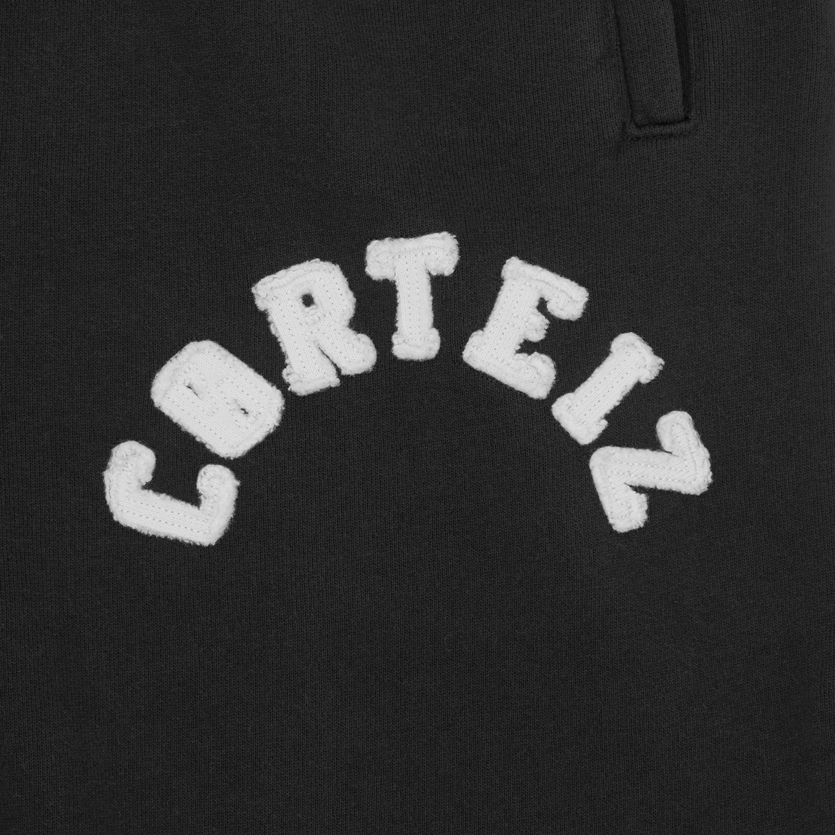 COLLY ARCH OPEN HEM SWEATPANT [BLACK]